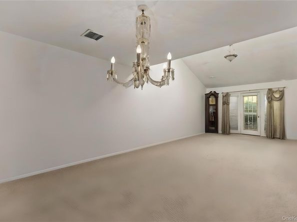 18 Lakeside Lane, Bay Shore NY 11706