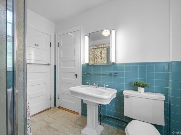 84 Nassau Boulevard, Garden City NY 11530