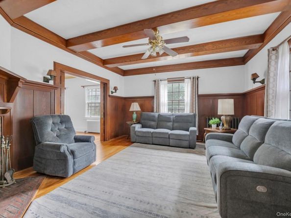 84 Nassau Boulevard, Garden City NY 11530