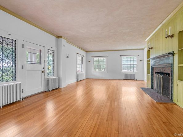 84 Nassau Boulevard, Garden City NY 11530