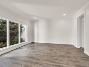 5 Alley Pond Court, Dix Hills NY 11746