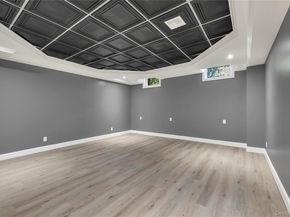 5 Alley Pond Court, Dix Hills NY 11746