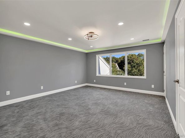 5 Alley Pond Court, Dix Hills NY 11746