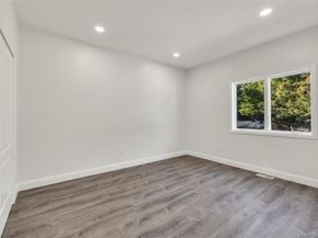 5 Alley Pond Court, Dix Hills NY 11746