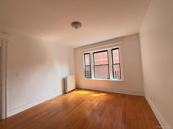 42-14 Union 3D, Flushing NY 11355