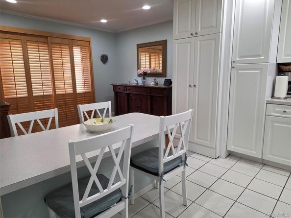 18-21 215th Street TH 24, Bayside NY 11360