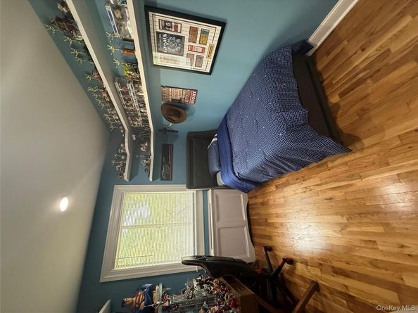 18-21 215th Street TH 24, Bayside NY 11360