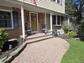 423 Alphabet Street, Holbrook NY 11741