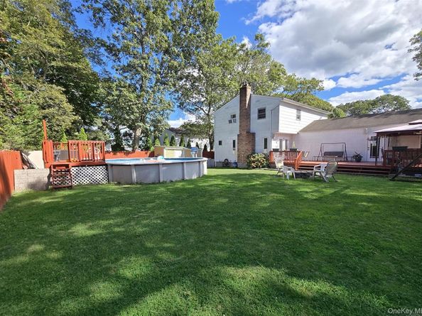 423 Alphabet Street, Holbrook NY 11741