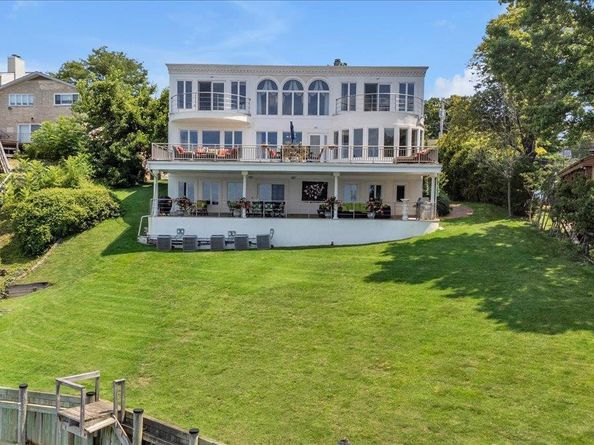 90 GREEN LEAF Hill, Great Neck NY 11023