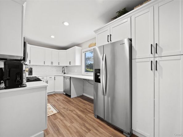 23 Berard Boulevard, Oakdale NY 11769