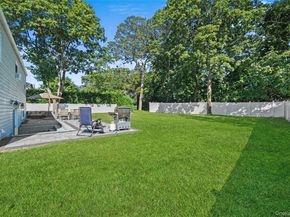23 Berard Boulevard, Oakdale NY 11769