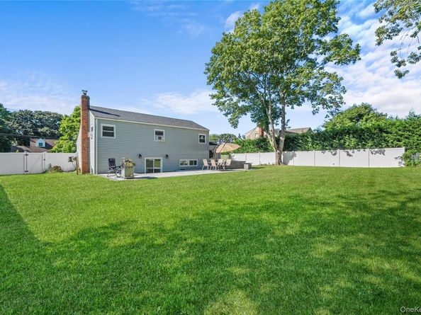 23 Berard Boulevard, Oakdale NY 11769