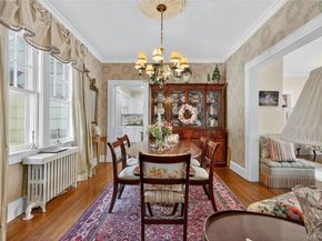 39 Lindbergh Street, Locust Valley NY 11560