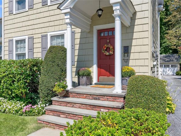 39 Lindbergh Street, Locust Valley NY 11560