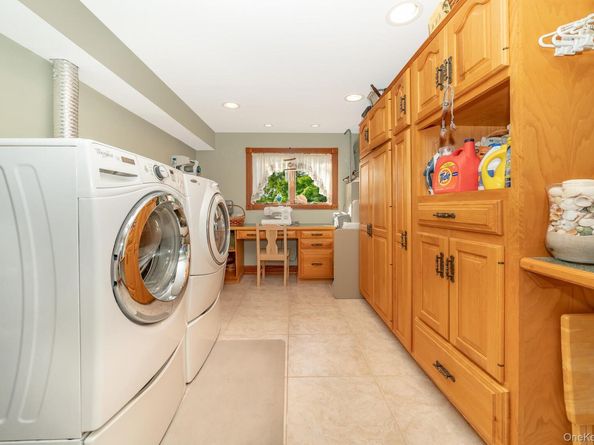 43 Duck Lane, West Islip NY 11795
