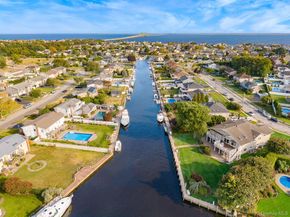 43 Duck Lane, West Islip NY 11795