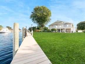 43 Duck Lane, West Islip NY 11795