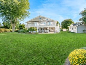 43 Duck Lane, West Islip NY 11795
