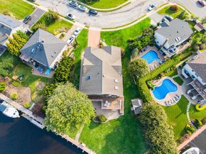 43 Duck Lane, West Islip NY 11795