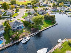 43 Duck Lane, West Islip NY 11795