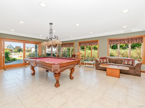 43 Duck Lane, West Islip NY 11795