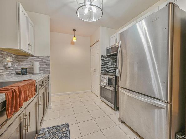 232 Ivy Meadow Court, Middle Island NY 11953