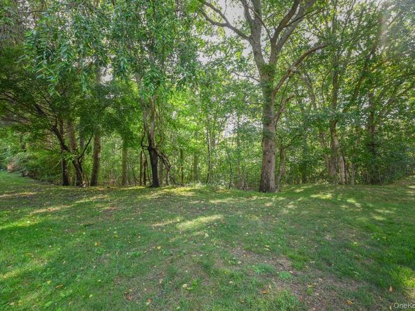 232 Ivy Meadow Court, Middle Island NY 11953