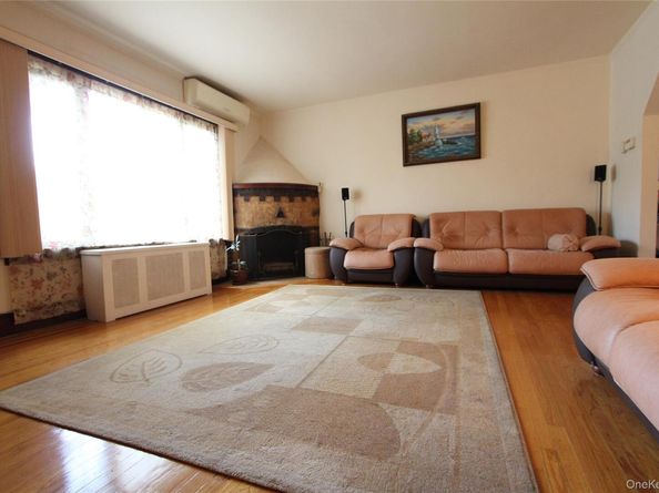 63-61 77th Street, Middle Village NY 11379