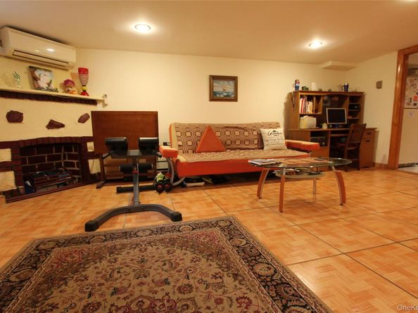 63-61 77th Street, Middle Village NY 11379