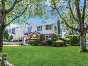 130 Cambridge Avenue, Stewart Manor NY 11530