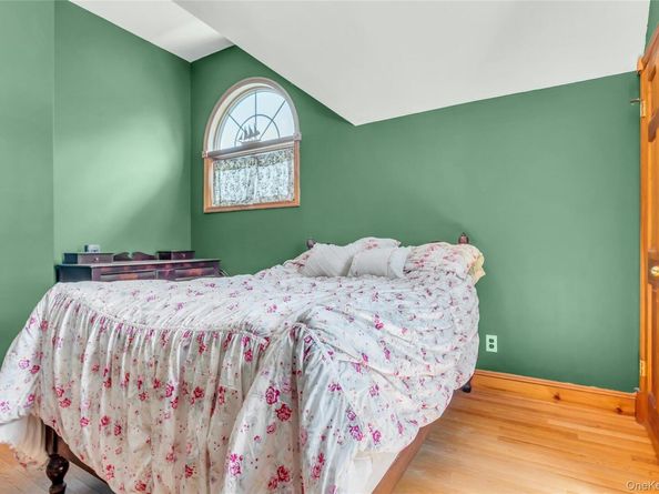 130 Cambridge Avenue, Stewart Manor NY 11530