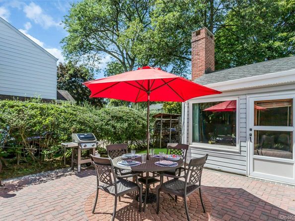 130 Cambridge Avenue, Stewart Manor NY 11530