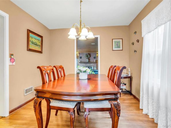 130 Cambridge Avenue, Stewart Manor NY 11530