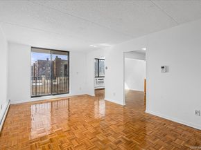 14477 Roosevelt Avenue 3D, Flushing NY 11354