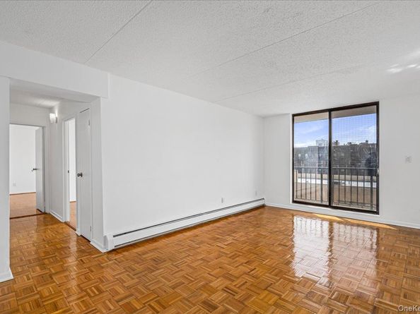 14477 Roosevelt Avenue 3D, Flushing NY 11354