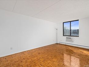 14477 Roosevelt Avenue 3D, Flushing NY 11354