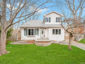 34 Pinelawn Avenue, Shirley NY 11967