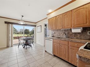 282 Helm Lane, Bay Shore NY 11706