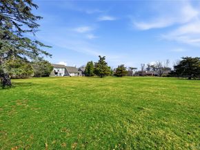 282 Helm Lane, Bay Shore NY 11706
