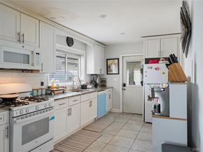 236 Maple Place, Mineola NY 11501