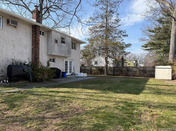 91 Putnam Avenue, West Babylon NY 11704