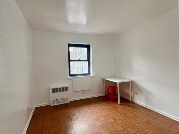 94-30 59 Avenue 4H, Elmhurst NY 11373