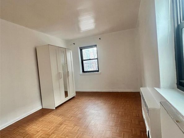 94-30 59 Avenue 4H, Elmhurst NY 11373