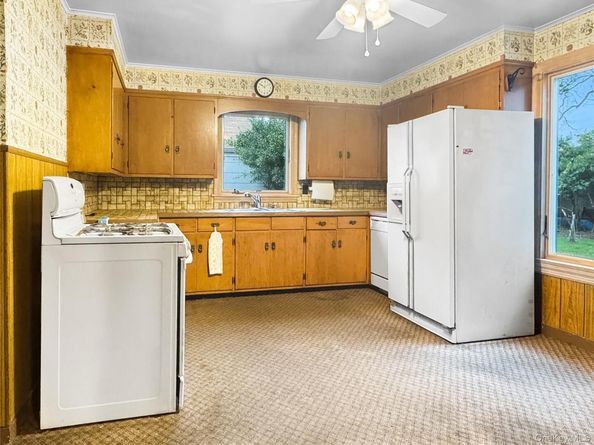 57 (aka 400) Wilmarth Avenue, Greenport NY 11944