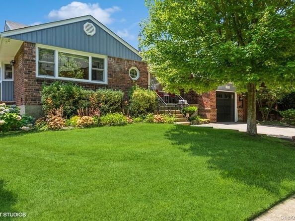 4060 Clark Street, Seaford NY 11783