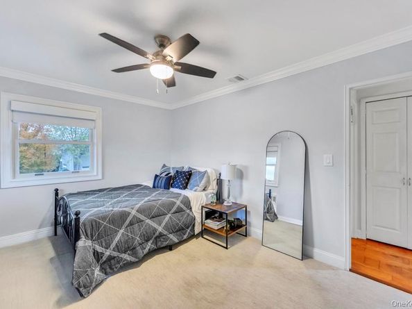 24 Glenwood Road, Plainview NY 11803