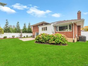 24 Glenwood Road, Plainview NY 11803