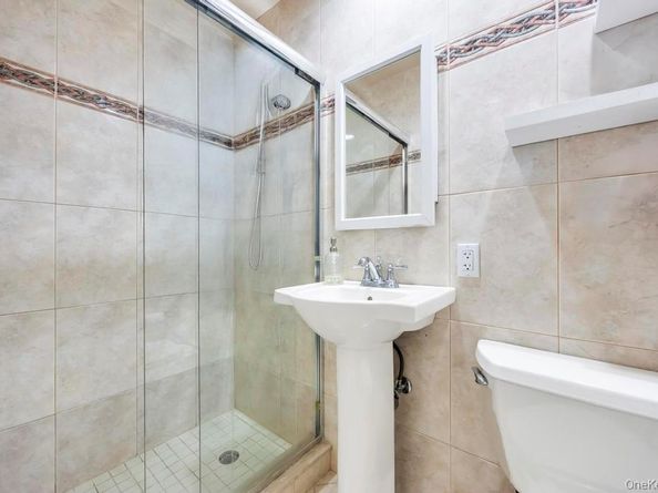 24 Glenwood Road, Plainview NY 11803