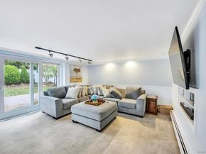 24 Glenwood Road, Plainview NY 11803